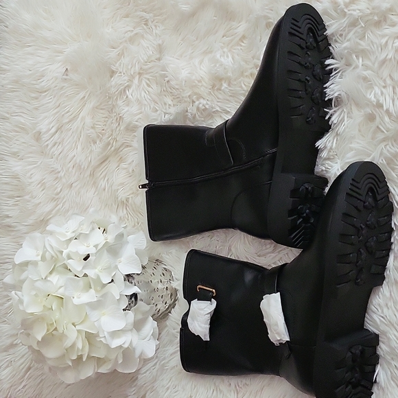 Flat boot - Picture 3 of 4